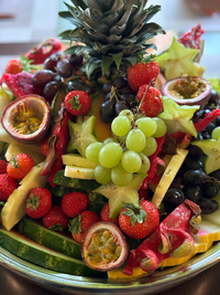 Obstplatte mit Ananas Obstplatte mit Ananas…