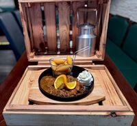 Schweinegulasch mit Knödel&hellip;